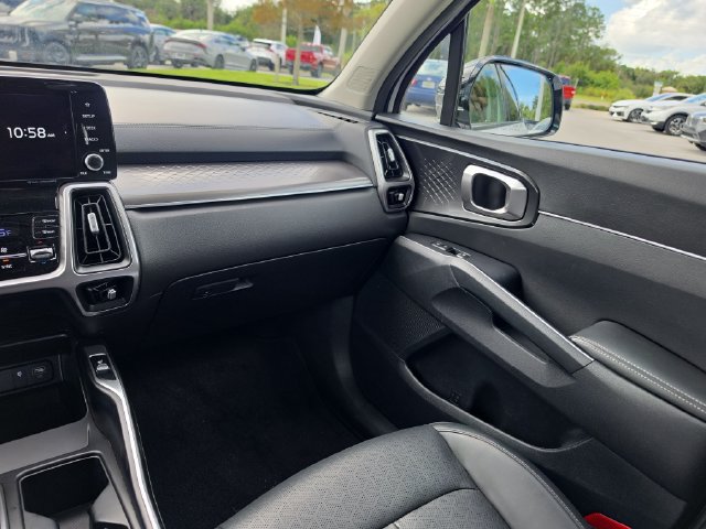 Certified 2023 Kia Sorento S FWD image 9