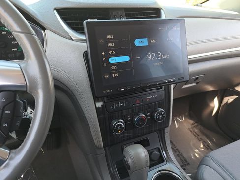 Used 2014 Chevrolet Traverse LT FWD image 22