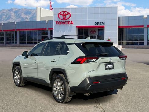 Used 2021 Toyota RAV4 XLE Premium FWD image 5