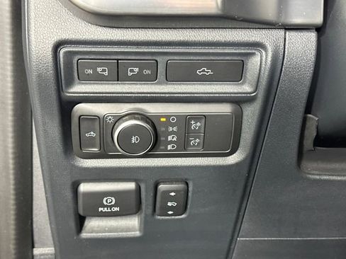 Used 2021 Ford F150 Lariat w/ Equipment Group 502A High image 19