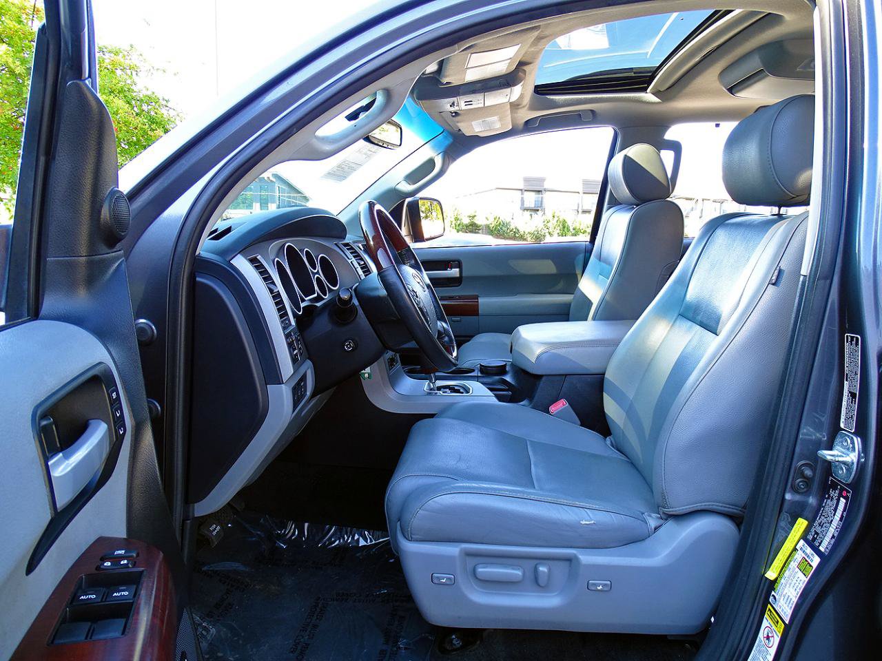 Used 2013 Toyota Sequoia Platinum RWD image 11