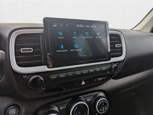 New 2025 Hyundai Venue Limited image 17