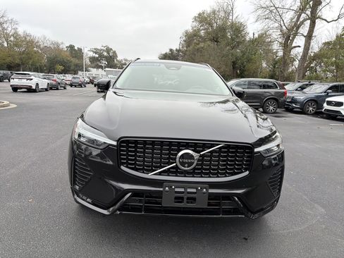 Certified 2025 Volvo XC60 B5 Plus image 3