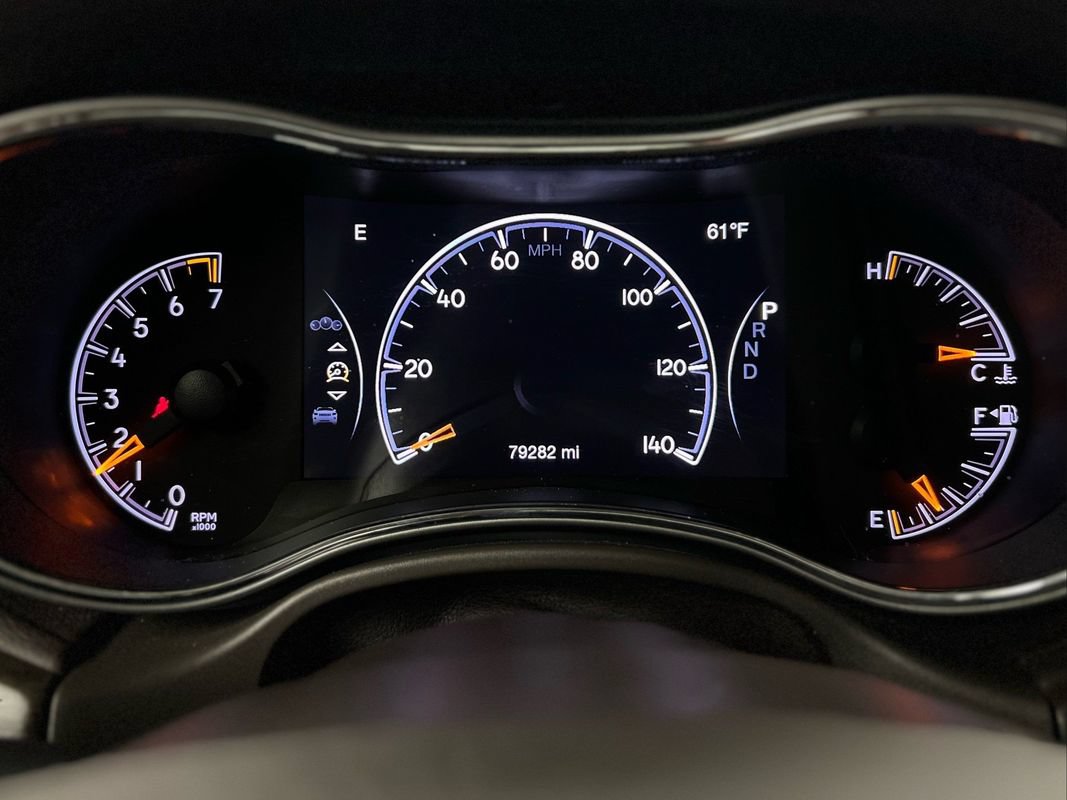 Used 2020 Jeep Grand Cherokee Overland AWD/4WD image 24