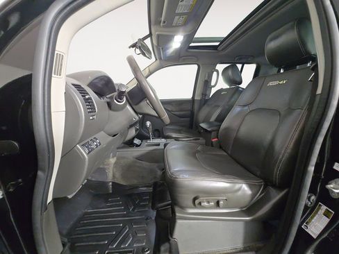 Used 2017 Nissan Frontier PRO-4X w/ Pro-4x Luxury Package AWD/4WD image 9
