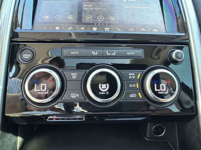Used 2018 Land Rover Discovery HSE AWD/4WD image 29