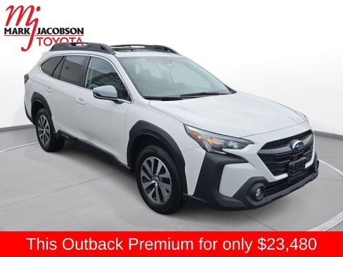 Used 2023 Subaru Outback Premium image 5
