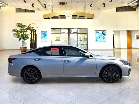 Used 2023 Nissan Altima 2.5 SL FWD image 4
