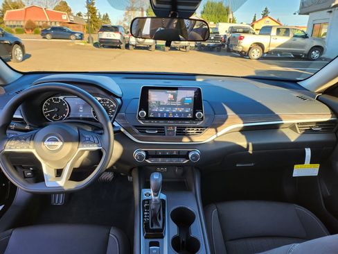 New 2025 Nissan Altima 2.5 SV image 26