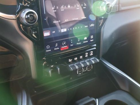 Used 2022 RAM 3500 Laramie image 19