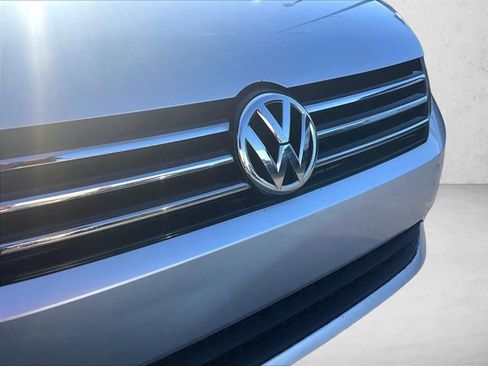 Used 2015 Volkswagen Passat 1.8T Limited Edition FWD image 28