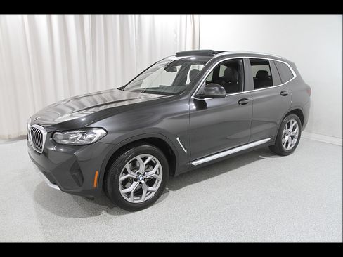 Used 2023 BMW X3 xDrive30i w/ Premium Package AWD/4WD image 3