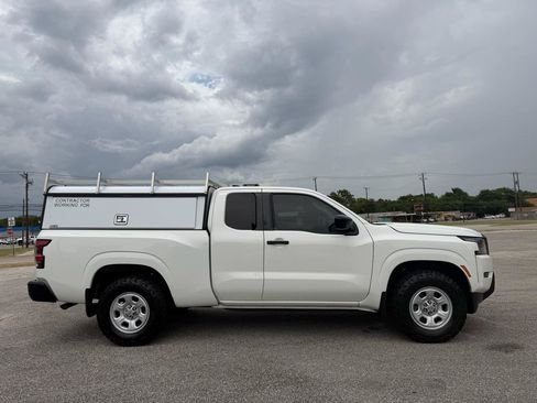 Used 2023 Nissan Frontier S AWD/4WD image 2