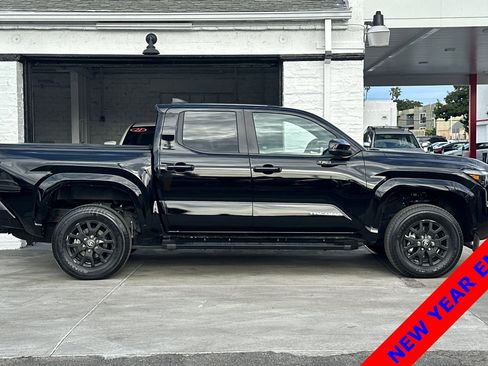 Used 2024 Toyota Tacoma SR5 image 3