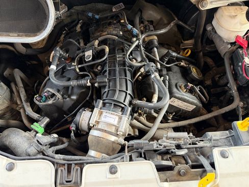 Used 2016 Ford Transit 350 XLT image 4