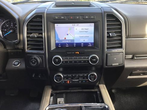 Used 2021 Ford Expedition Limited image 14
