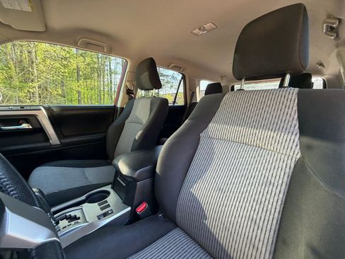 Used 2014 Toyota 4Runner SR5 image 10