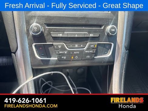 Used 2017 Ford Fusion SE w/ Fusion SE Technology Package FWD image 25
