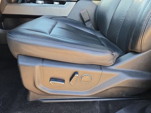 Used 2019 Ford Expedition Max XLT w/ Equipment Group 201A AWD/4WD image 17