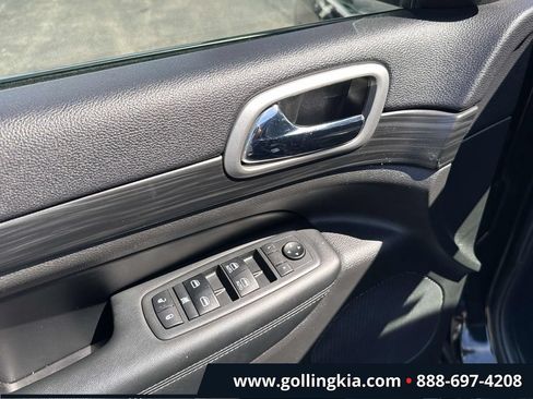 Used 2019 Jeep Grand Cherokee Altitude AWD/4WD image 15