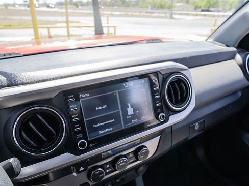 Used 2022 Toyota Tacoma SR5 RWD image 28