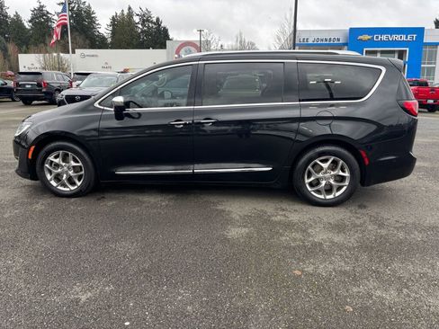 Used 2017 Chrysler Pacifica Limited w/ Advanced Safetytec Group image 8