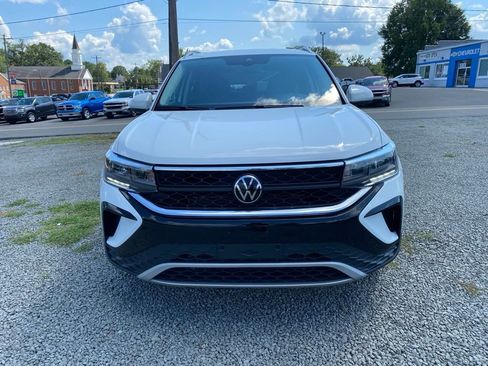 Used 2023 Volkswagen Taos SE image 8