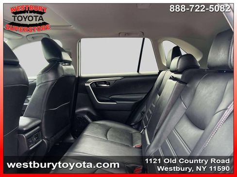 Used 2022 Toyota RAV4 XLE Premium AWD/4WD image 15