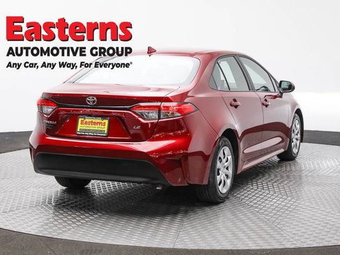 Used 2025 Toyota Corolla LE FWD image 5