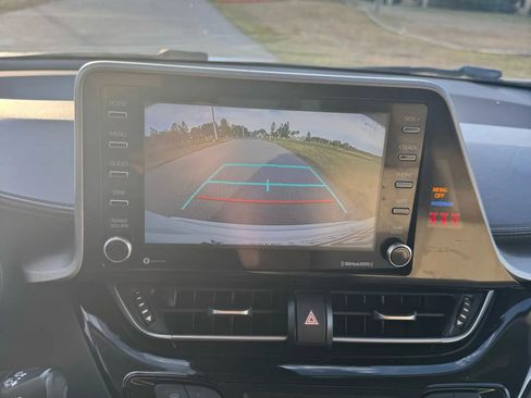 Used 2020 Toyota C-HR LE image 19