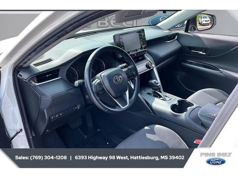 Used 2021 Toyota Venza LE AWD/4WD image 12