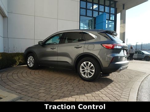 Used 2021 Ford Escape SE w/ Cold Weather Package image 19
