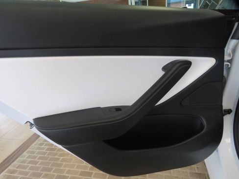 Used 2020 Tesla Model 3 Long Range AWD/4WD image 18