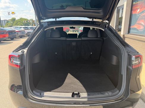 Used 2021 Tesla Model Y Long Range AWD/4WD image 25