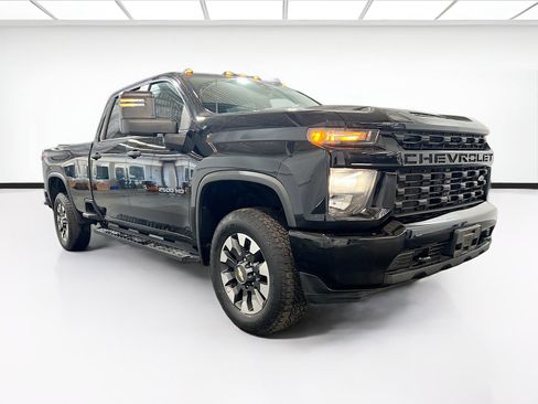 Used 2021 Chevrolet Silverado 2500 Custom w/ Custom Value Package image 2