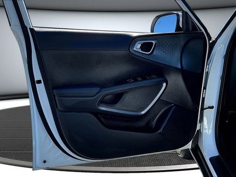 Used 2024 Kia Soul EX image 19