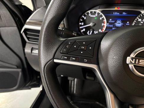 Used 2023 Nissan Altima 2.5 SV image 19