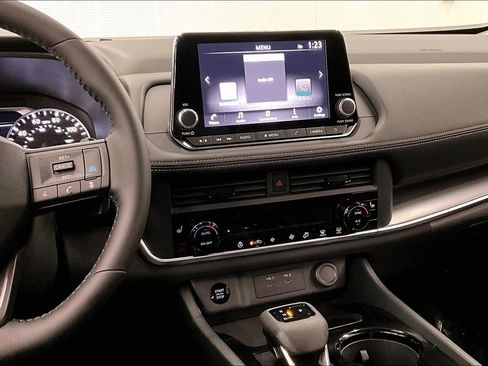 New 2026 Nissan Rogue SV AWD/4WD image 15