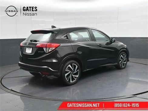 Used 2019 Honda HR-V Sport image 2