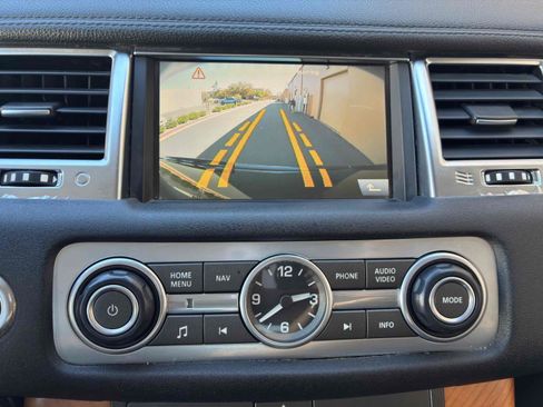 Used 2011 Land Rover Range Rover Sport HSE AWD/4WD image 25