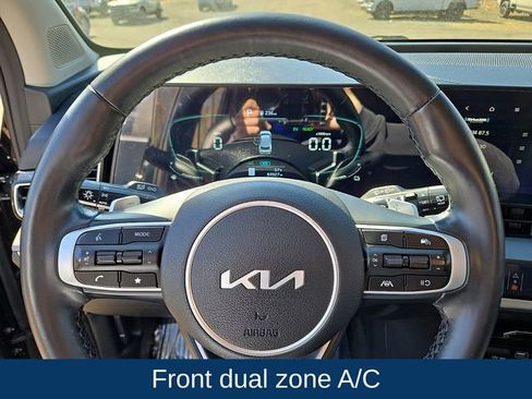 Used 2023 Kia Sportage EX AWD/4WD image 4