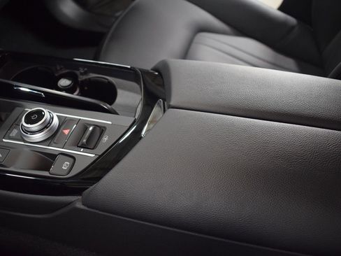 Certified 2023 Maserati Levante GT AWD/4WD image 35