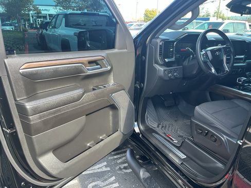 Used 2023 Chevrolet Silverado 1500 LT Trail Boss image 17