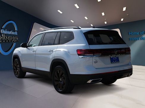 Certified 2026 Volkswagen Atlas SE FWD image 6