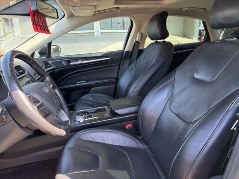 Used 2019 Ford Fusion Titanium FWD image 9