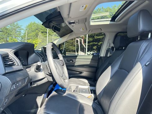 Used 2025 Honda Odyssey EX-L image 7