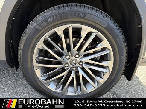 Used 2022 Lexus RX 450h AWD w/ Luxury Package image 11
