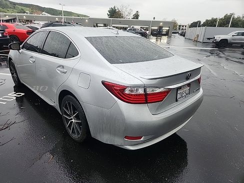 Used 2014 Lexus ES 300h image 3