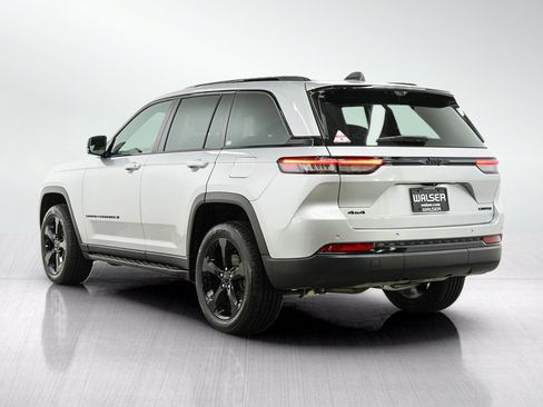 Used 2024 Jeep Grand Cherokee Limited w/ Luxury Tech Group II AWD/4WD image 3