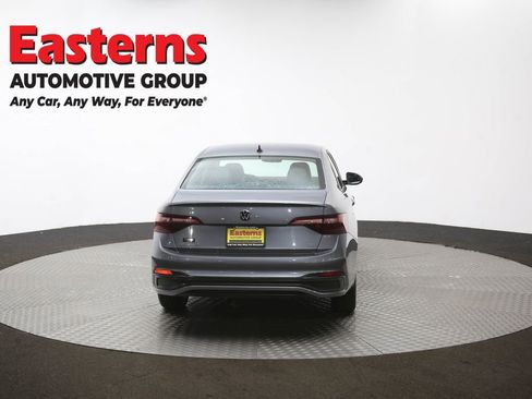 Used 2024 Volkswagen Jetta SE image 34